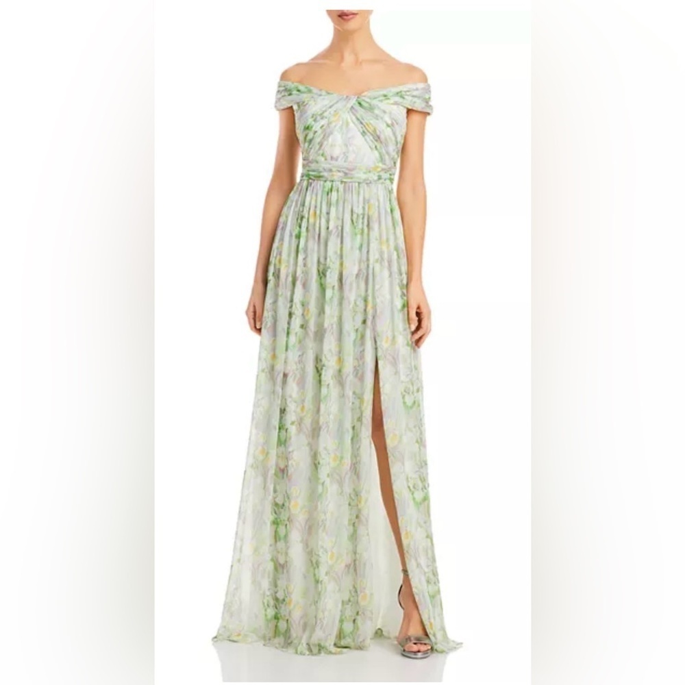Adrianna Papell
Off-the-Shoulder Chiffon Gown Size: USA 14 Color: multicolor